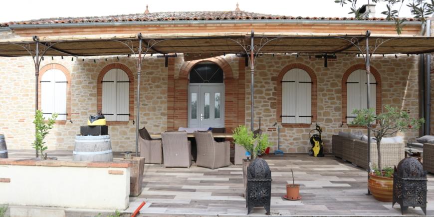 Rénovation d’une bâtisse, imitation pierres et briquettes,Toulouse, Haute-Garonne.