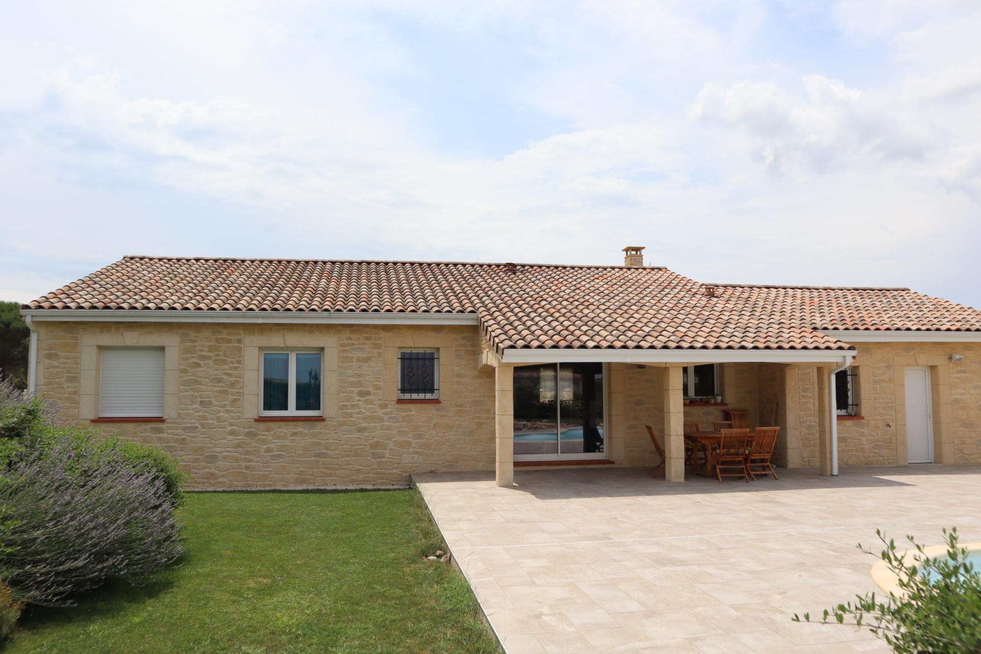 Grande maison en aspect pierres à Longages en Haute-Garonne