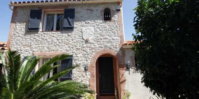 Rénovation de façade enduit décoratif à Rivesaltes, proche de Perpignan (66)