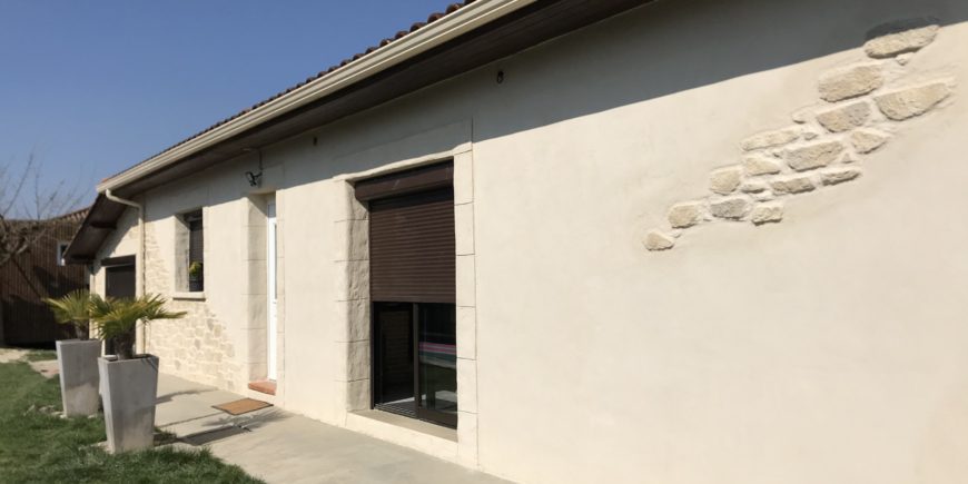 Rénovation de façade imitation pierres et enduit chaux à Caussade proche de montauban