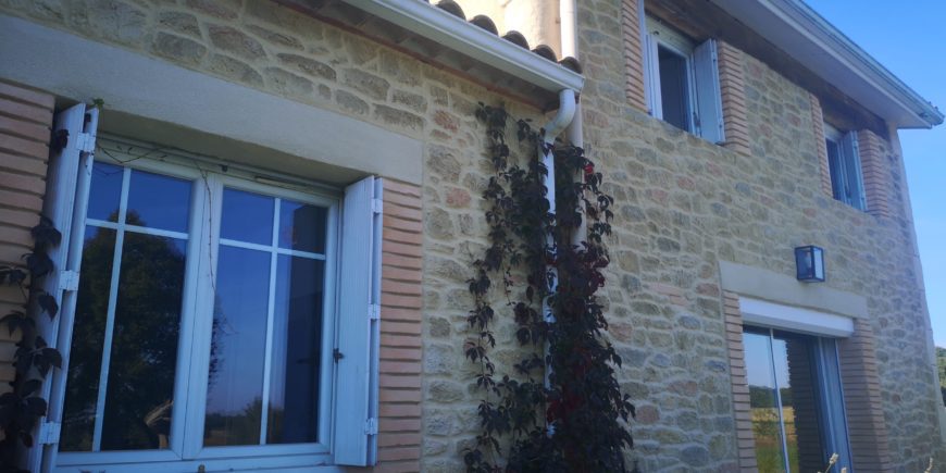 Façade “Type” Lauragaise, imitation pierres et briquettes Castelnaudary