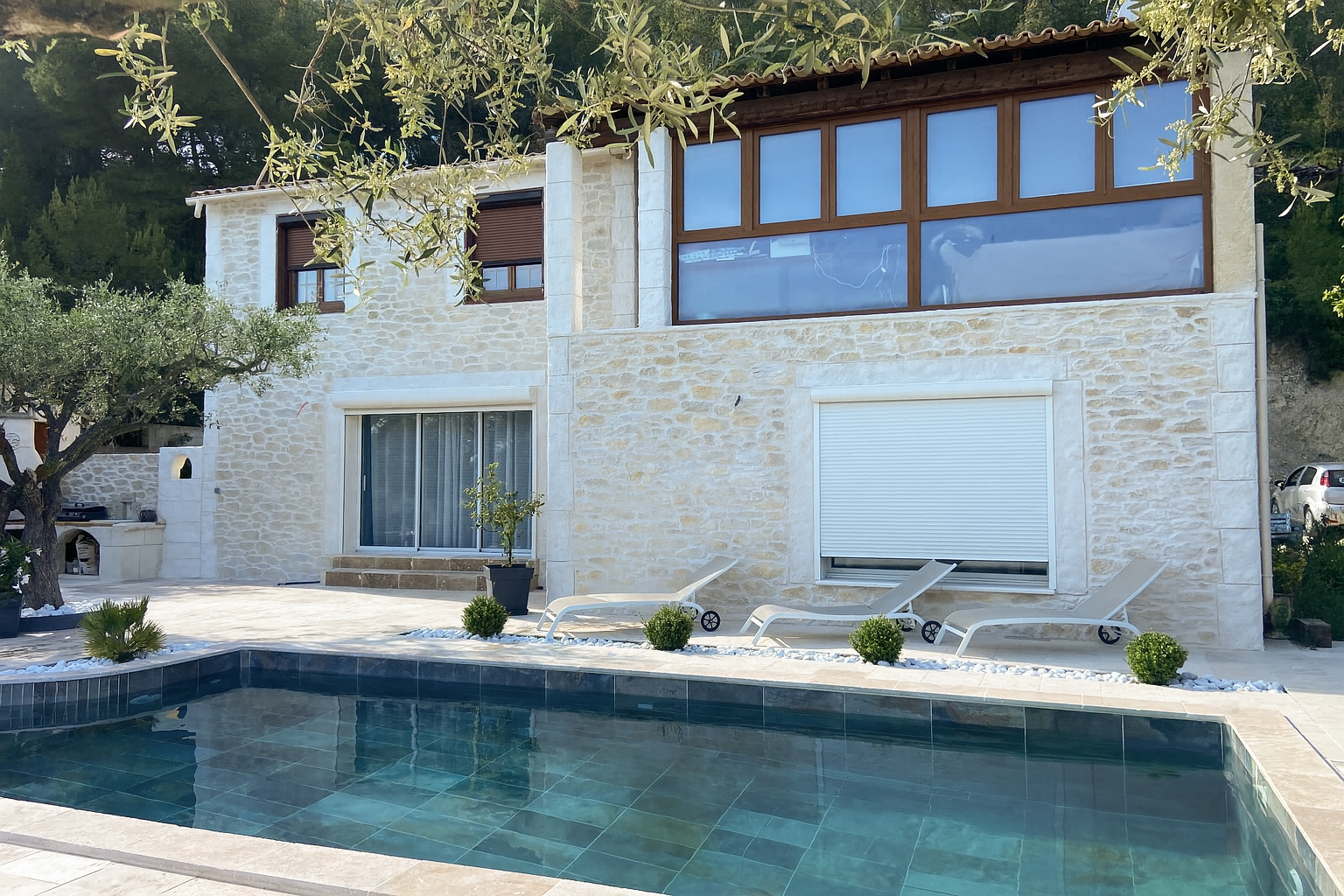 Enduit imitation pierre et travertin : DECOPIERRE & NÎMES PIERRES