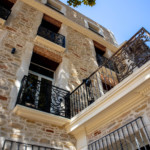 Immeuble avec façade imitation pierre à Perpignan