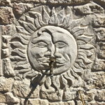 Sculpture à main levée pour fontaine aspect pierre