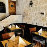 Enduit imitation pierres de taille dans un restaurant